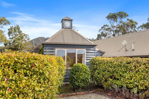 The Clocktower - Serene Stay At Herons Rise Vineyard - Great Ocean Road Tourism 0