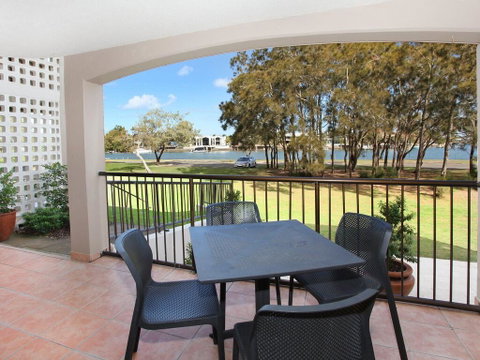 Beachport 14 - 2 BDRM Apt With Canal Views On Parkyn Pde - Great Ocean Road Tourism 1