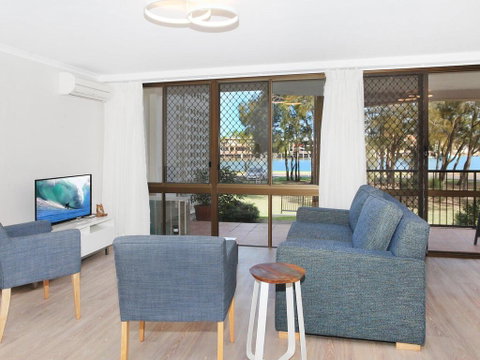Beachport 14 - 2 BDRM Apt With Canal Views On Parkyn Pde - Great Ocean Road Tourism 2