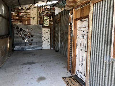 Bed In A Shed Vineyard Stay - Great Ocean Road Tourism 3
