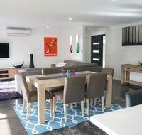 Ben's Place - modern  convenient - Great Ocean Road Tourism