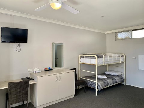 Bermagui Beach Hotel - Great Ocean Road Tourism 1