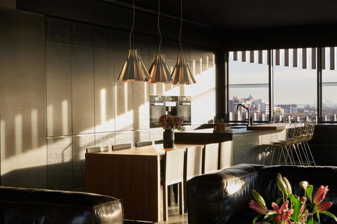 Birdcage Penthouse Luxury Melbourne Ultra Modern Industrial Chic - Great Ocean Road Tourism 3