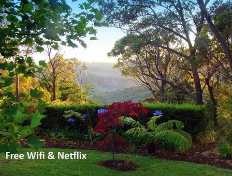 Black Cockatoo Retreat - Great Ocean Road Tourism 0