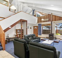 Black Dolphin Waterfront Townhouse - Bay Views - Great Ocean Road Tourism