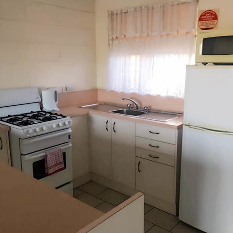 Black Swan Motor Inn - Great Ocean Road Tourism 3