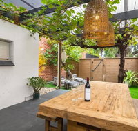 Blackbird at Arlo's - The heart of Glenelg - Wifi - Great Ocean Road Tourism