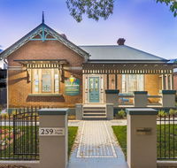 Blue Door Apartments Spacious CBD Apartment - Great Ocean Road Tourism