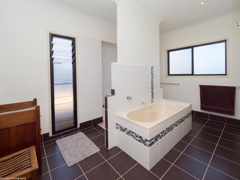 Blue Water Retreat - Upstairs - Great Ocean Road Tourism 1