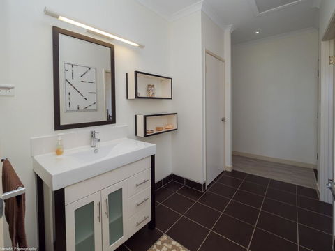 Blue Water Retreat - Upstairs - Great Ocean Road Tourism 2