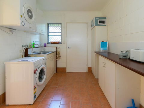 Blue Water Retreat - Upstairs & Downstairs - Great Ocean Road Tourism 2