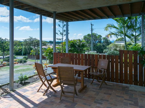 Blue Water Retreat - Upstairs & Downstairs - Great Ocean Road Tourism 3