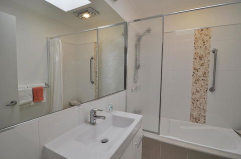 Bluedock Apartments - Great Ocean Road Tourism 1