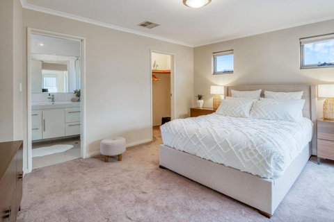 The Stirling - Experience The Sea To City Lifestyle - Great Ocean Road Tourism 2