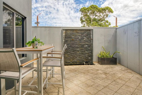 The Stirling - Experience The Sea To City Lifestyle - Great Ocean Road Tourism 3