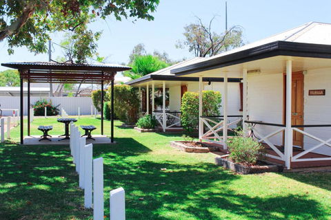Warrego Hotel Motel Cunnamulla - Great Ocean Road Tourism 0