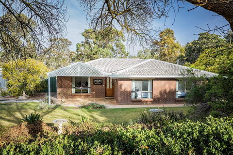 Watervale Hotel Guesthouse - Great Ocean Road Tourism 1