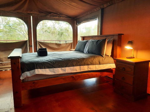 Wild Nature Lodge, Mareeba Wetlands - Great Ocean Road Tourism 1