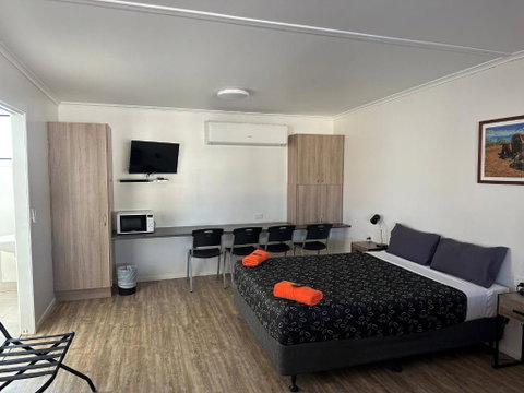 Winton Outback Motel - Great Ocean Road Tourism 2