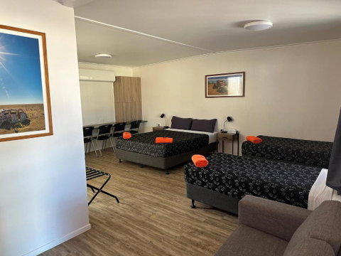 Winton Outback Motel - Great Ocean Road Tourism 0