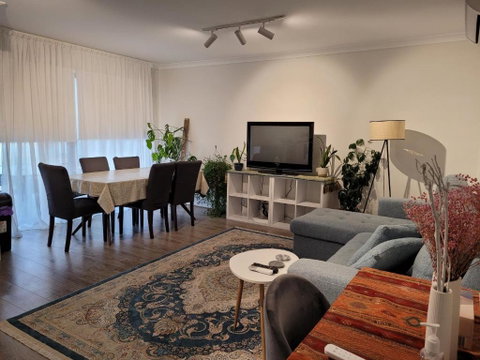 Wollert Ground Floor Apartment- Close To Amenities-Wifi-New Washer & Dryer - Great Ocean Road Tourism 0