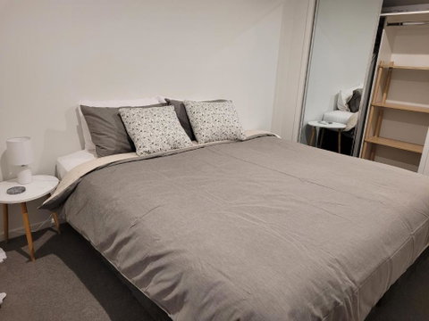 Wollert Ground Floor Apartment- Close To Amenities-Wifi-New Washer & Dryer - Great Ocean Road Tourism 1