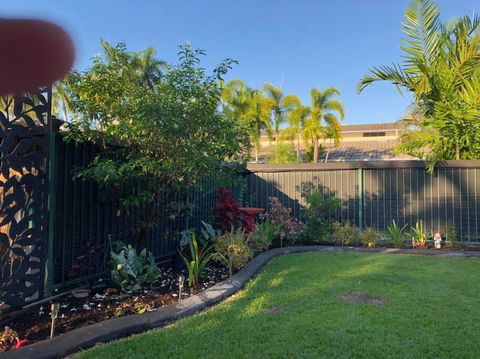 A Little Golf, A Refreshing Swim And A Lot Of Wine - Great Ocean Road Tourism 1