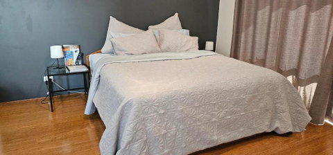 Private King Bed Guest Suite - Great Ocean Road Tourism 1