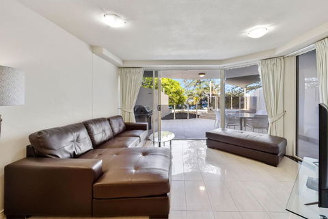 ZANZ205- Exclusive Outdoor Spa With Ocean Glimpses - Great Ocean Road Tourism 0