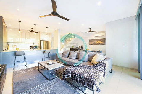 ZEN ARCTIC Luxury 2-Story T/House + Pool & Markets - Great Ocean Road Tourism 1
