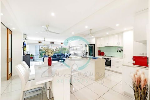 ZEN Tree Blossom: 3-BR Luxury Apt Near Waterfront - Great Ocean Road Tourism 0