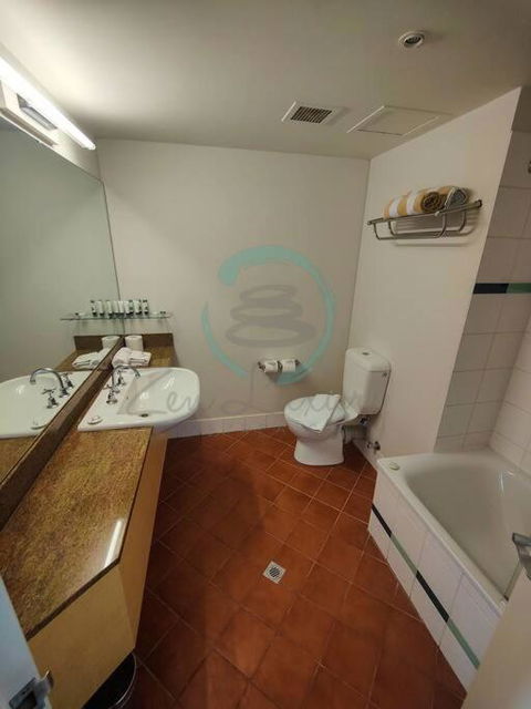 ZEN88 ESPLANADE: 1-BR Top Floor Ocean View Suite - Great Ocean Road Tourism 3
