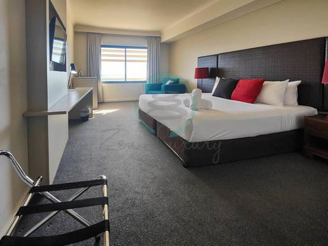 ZEN88 ESPLANADE: Hotel Suite W/ Ocean/Sunset Views - Great Ocean Road Tourism 1