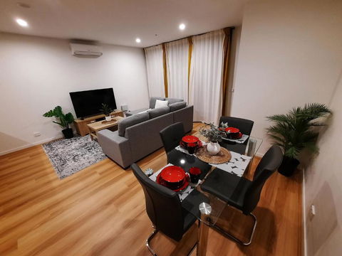 ZMITH Apartment - BROOKE, - Near AIS, GIO Stadium, UC, & Nth - Canberra Hospital - Great Ocean Road Tourism 0