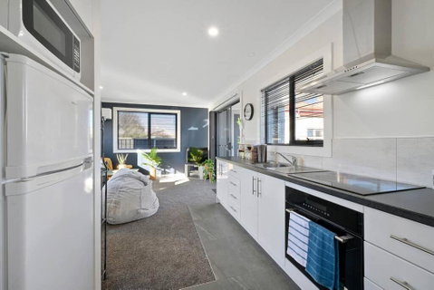 Zoo Villas: Villa Giraffe - Central Wynyard - Great Ocean Road Tourism 1