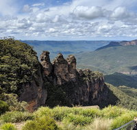 Blue Mountains Private Tour - wild kangaroos waterfalls and The Three Sisters - Great Ocean Road Tourism