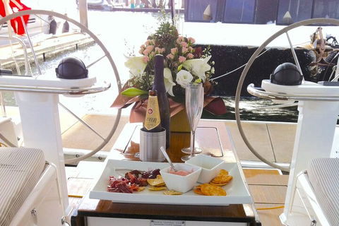 Sailing Curlew Escape On Moreton Bay - Great Ocean Road Tourism 1