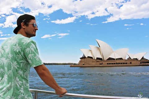 Sydney Harbour Hop-on Hop-off Cruise - Great Ocean Road Tourism 3